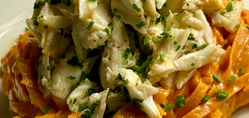 Taglierini Rossi con Bisque di Gamberi e Polpa di Granchio